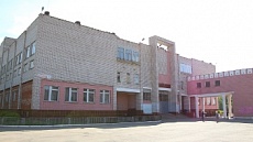 Входная группа Школа № 93.  Ворошилова,  66